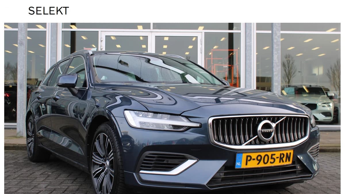 Volvo V60 T6 Plug-in hybrid AWD Essential Bright — foto 1