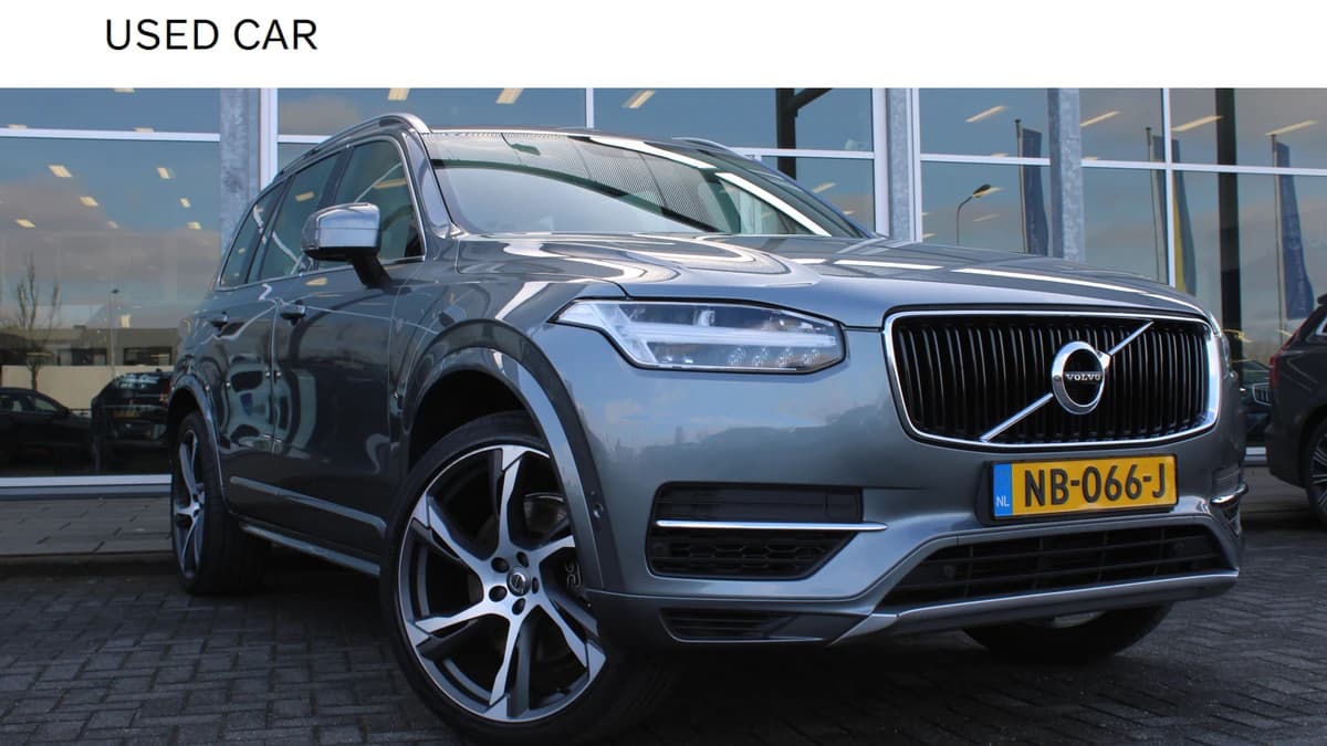 Volvo XC90 T8 Twin Engine AWD Momentum — foto 1