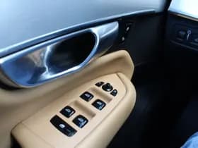 Volvo XC90 T8 Twin Engine AWD Momentum thumbnail 19