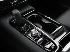 Volvo V60 T6 Recharge AWD R-Design thumbnail 30