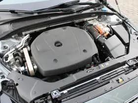 Volvo V60 T6 Recharge AWD R-Design thumbnail 36