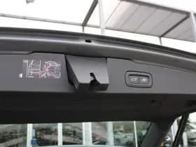 Volvo V60 T6 Recharge AWD R-Design thumbnail 8