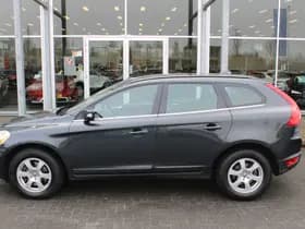 Volvo XC60 3.0 6 Cilinder! T6 AWD Momentum Youngtimer thumbnail 53