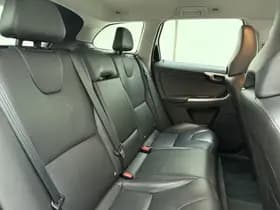 Volvo XC60 D3 150pk Polar+ / Lederen bekleding / Stoelverwarming / Elektr. verstelbare stoel / Trekhaak / All-season banden / thumbnail 8