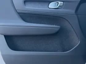 Volvo XC40 Extended Range Plus 82 kWh / Adaptieve cruise control / verwarmbare voorstoelen / Trekhaak / thumbnail 18