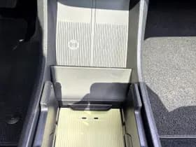 Volvo EX30 Cross Country Twin Motor Performance Ultra 69 kWh / Private lease vanaf 699,- / Cross Country Experience-pakket gratis ter waarde van €2775,- / thumbnail 28