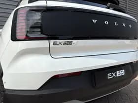 Volvo EX30 Cross Country Twin Motor Performance Ultra 69 kWh / Private lease vanaf 699,- / Cross Country Experience-pakket gratis ter waarde van €2775,- / thumbnail 5
