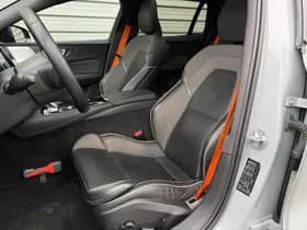 Volvo V60 2.0 T8 Plug-in hybrid AWD Plus Dark / Speciale samenstelling / 19" Velgen Black / B&W audio / Exterieur Styling Kit / thumbnail 11