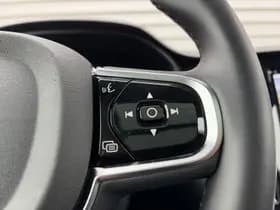 Volvo V60 2.0 T8 Plug-in hybrid AWD Plus Dark / Speciale samenstelling / 19" Velgen Black / B&W audio / Exterieur Styling Kit / thumbnail 23