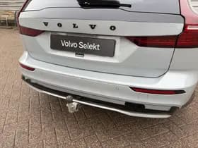 Volvo V60 2.0 T8 Plug-in hybrid AWD Plus Dark / Speciale samenstelling / 19" Velgen Black / B&W audio / Exterieur Styling Kit / thumbnail 24