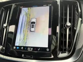 Volvo V60 2.0 T8 Plug-in hybrid AWD Plus Dark / Speciale samenstelling / 19" Velgen Black / B&W audio / Exterieur Styling Kit / thumbnail 29