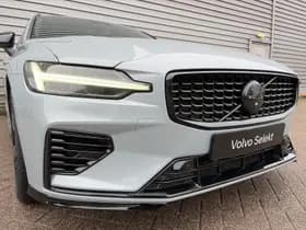 Volvo V60 2.0 T8 Plug-in hybrid AWD Plus Dark / Speciale samenstelling / 19" Velgen Black / B&W audio / Exterieur Styling Kit / thumbnail 6