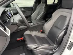 Volvo V60 T6 Plug-in hybrid AWD Plus Dark / I Love Sweden uitvoering / Exterieur Styling kit / 19" Velgen / Sport stoelen / thumbnail 11