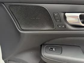 Volvo V60 T6 Plug-in hybrid AWD Plus Dark / I Love Sweden uitvoering / Exterieur Styling kit / 19" Velgen / Sport stoelen / thumbnail 26