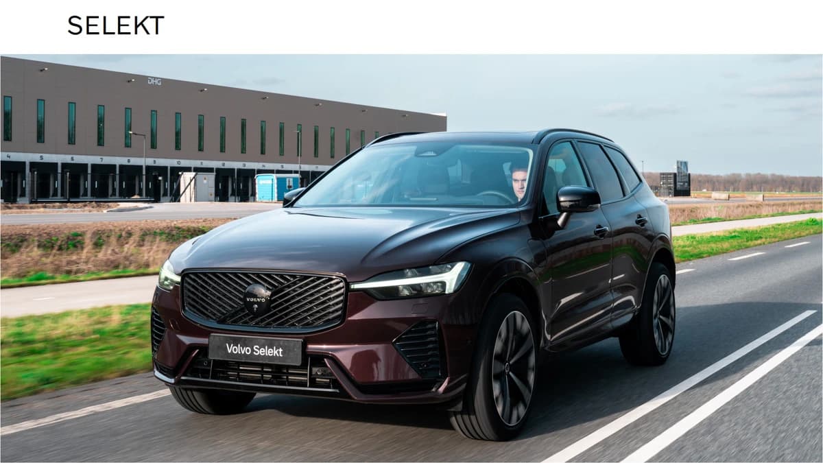 Volvo XC60 T6 350PK Plug-in hybrid AWD Ultra Dark / Black Sheep pakket / Luchtvering / Nordico bekleding / — foto 1