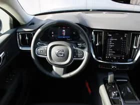 Volvo V60 T6 Plug-in hybrid AWD Essential Bright thumbnail 2