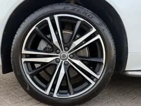 Volvo XC60 2.0 Recharge T6 AWD R-Design / 21 Velgen / Treeplanken / Sport stoelen / thumbnail 6