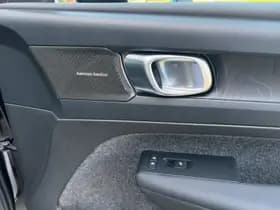 Volvo EX40 Extended Range Ultra 82 kWh / 360 Camera / Kantel/schuifdak / Elektrische voorstoelen / thumbnail 23