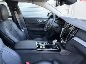 Volvo V60 T6 Plug-in hybrid AWD Ultra Dark / Massage / B&W audio / Stoelventilatie / Panoramadak / thumbnail 17