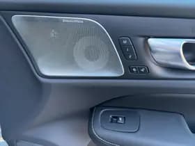 Volvo V60 T6 Plug-in hybrid AWD Ultra Dark / Massage / B&W audio / Stoelventilatie / Panoramadak / thumbnail 24