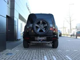 Land Rover Defender 110 Trophy Edition in Deep Sandglow Yellow – 2.0 P300e 110 X-Dynamic SE thumbnail 49