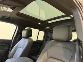 Land Rover Defender 110 Trophy Edition in Deep Sandglow Yellow – 2.0 P300e 110 X-Dynamic SE thumbnail 88