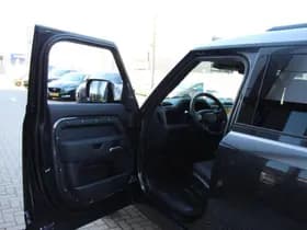 Land Rover Defender 110 P300e X-Dynamic HSE PHEV thumbnail 52