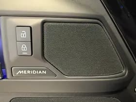 Land Rover Defender 110 P300e X-Dynamic HSE PHEV thumbnail 97