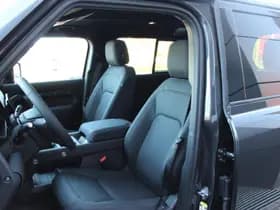 Land Rover Defender OCTA Black P635 4.4 V8 thumbnail 61