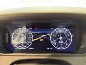 Land Rover Range Rover Velar 2.0 P250 Turbo AWD R-Dynamic HSE thumbnail 40