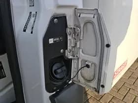 Mercedes-Benz Sprinter thumbnail 17