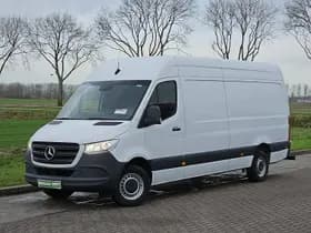 Mercedes-Benz Sprinter thumbnail 2