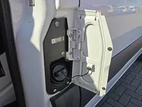 Mercedes-Benz Sprinter thumbnail 19