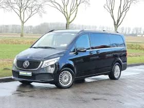 Mercedes-Benz Eqv thumbnail 2