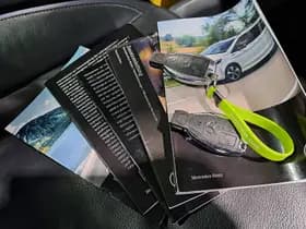 Mercedes-Benz Eqv thumbnail 14