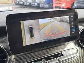 Mercedes-Benz Eqv thumbnail 25