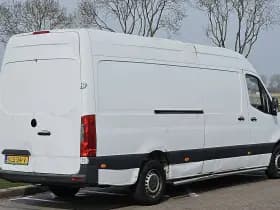 Mercedes-Benz Sprinter thumbnail 3