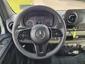 Mercedes-Benz Sprinter thumbnail 11