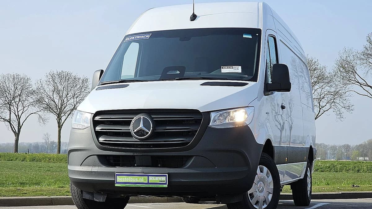 Mercedes-Benz Esprinter — foto 1