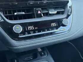 Toyota Corolla thumbnail 4