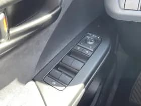 Toyota C-hr thumbnail 24