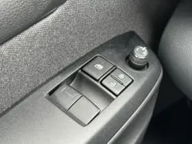 Toyota Yaris thumbnail 14