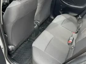 Toyota Yaris thumbnail 17