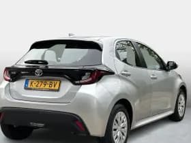 Toyota Yaris thumbnail 3