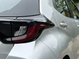 Toyota Yaris thumbnail 4