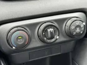 Toyota Yaris thumbnail 33