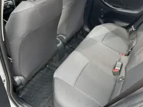 Toyota Yaris thumbnail 35