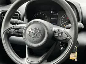 Toyota Yaris thumbnail 8