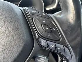 Toyota C-hr thumbnail 9