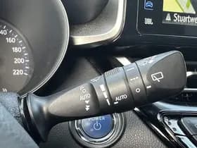 Toyota C-hr thumbnail 11